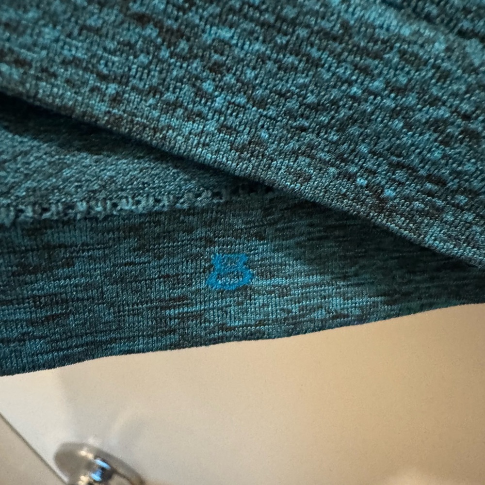 Lululemon swiftly long sleeve waist length size 8, heather teal